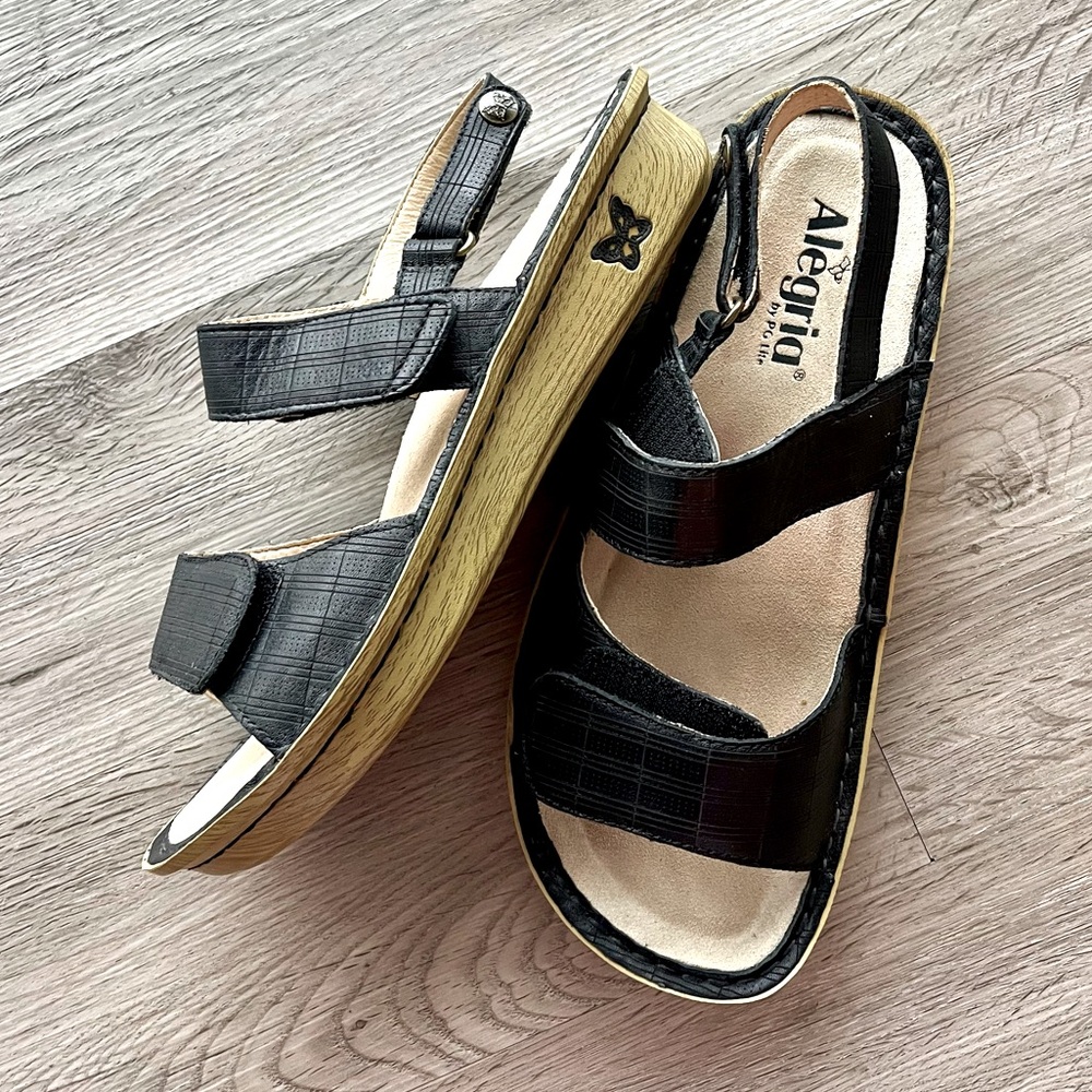 NWOT Alegria by PG Lite Verona Sandals. Size 39. Leather Upper and Lining.